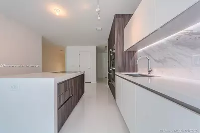 851 NE 1st Ave #4007, Miami, FL 33132 - Photo 6