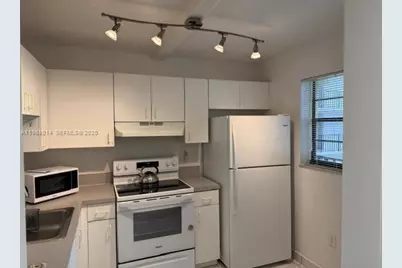 10825 SW 112 Av #6-215, Miami, FL 33176 - Photo 8
