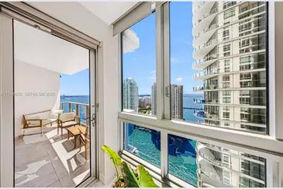 300 S Biscayne Blvd #T-2806, Miami, FL 33131 - Photo 2