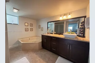 605 Ives Dairy Rd #205-7, Miami, FL 33179 - Photo 24