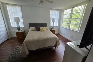 1811 Sabal Palm Dr, Davie, FL 33324 - Photo 10