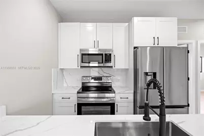630 NE 166th St #3, Miami, FL 33162 - Photo 6
