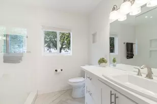 44 NW 40th St, Miami, FL 33127 - Photo 14