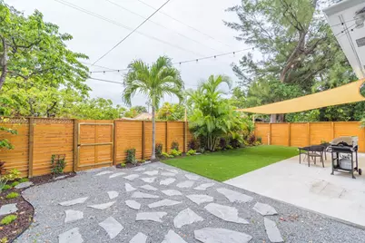 44 NW 40th St, Miami, FL 33127 - Photo 20