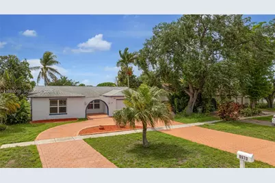 8970 Johnson St, Pembroke Pines, FL 33024 - Photo 42