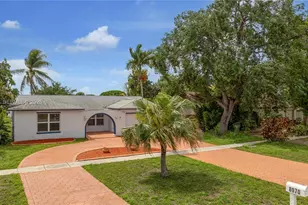 8970 Johnson St, Pembroke Pines, FL 33024 - Photo 42