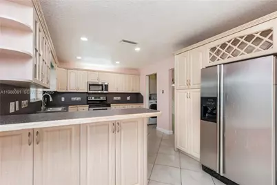 8970 Johnson St, Pembroke Pines, FL 33024 - Photo 30