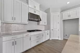 26891 Victoria Pl, Punta Gorda, FL 33955 - Photo 2