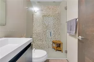 3340 NE 190th St, Aventura, FL 33180 - Photo 16