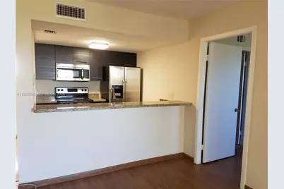 8180 Geneva Ct #428, Doral, FL 33166 - Photo 2