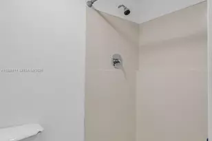 7020 Crown Gate Dr, Miami Lakes, FL 33014 - Photo 22