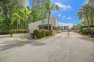 2201 Brickell Ave, Miami, FL 33129 - Photo 16