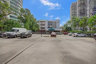 2201 Brickell Ave, Miami, FL 33129 - Photo 18