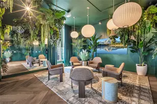 121 NE 5th St, Miami, FL 33132 - Photo 24