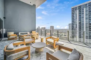 121 NE 5th St, Miami, FL 33132 - Photo 28