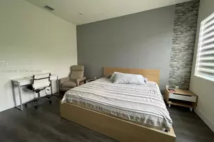 10460 NW 67th St, Doral, FL 33178 - Photo 14