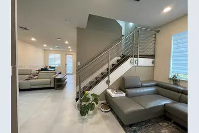 10460 NW 67th St, Doral, FL 33178 - Photo 8