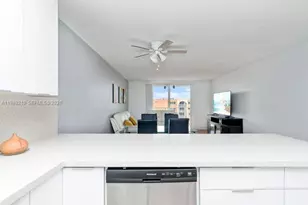 6960 Miami Gardens Dr, Hialeah, FL 33015 - Photo 6