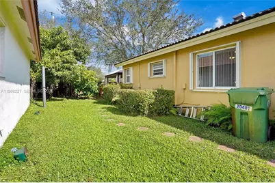 20401 SW 1st St, Pembroke Pines, FL 33029 - Photo 38