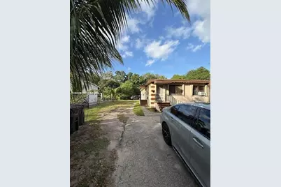 551-553 NE 133rd St, North Miami, FL 33161 - Photo 10