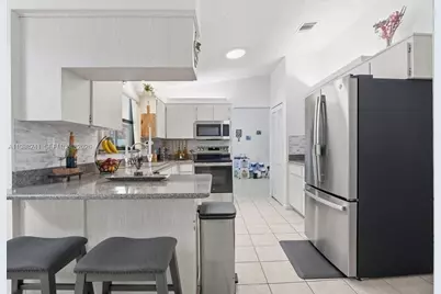 3270 Deer Lick Ct, Kissimmee, FL 34746 - Photo 8