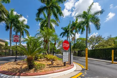 435 SW 122nd Ter #0, Pembroke Pines, FL 33025 - Photo 36