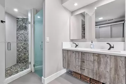 6365 Collins Ave #4307, Miami Beach, FL 33141 - Photo 18