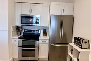 900 SW 8th St, Miami, FL 33130 - Photo 8