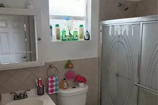 4347 E 9th Ct, Hialeah, FL 33013 - Photo 12