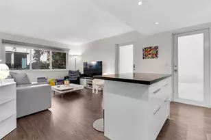 1117 Meridian Ave, Miami Beach, FL 33139 - Photo 2