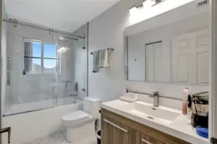 1653 Winterberry Ln, Weston, FL 33327 - Photo 8