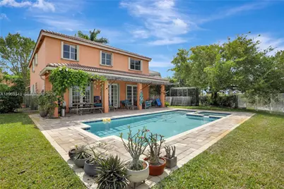 1653 Winterberry Ln, Weston, FL 33327 - Photo 4