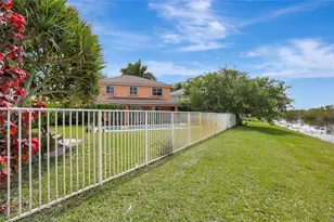 1653 Winterberry Ln, Weston, FL 33327 - Photo 20