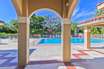 1367 Seagrape Cir #1367, Weston, FL 33326 - Photo 16