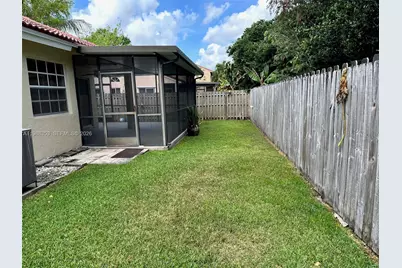 1367 Seagrape Cir #1367, Weston, FL 33326 - Photo 14