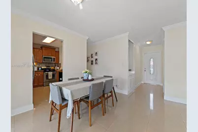 8530 NW 179th St, Hialeah, FL 33015 - Photo 14