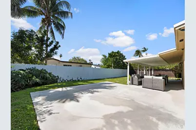 8530 NW 179th St, Hialeah, FL 33015 - Photo 28