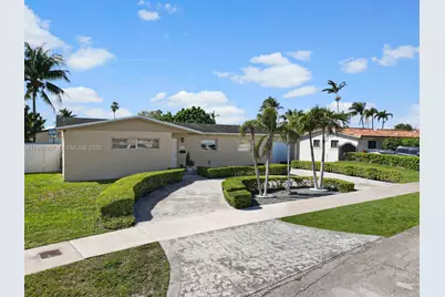 8530 NW 179th St, Hialeah, FL 33015 - Photo 2