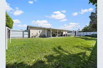 8530 NW 179th St, Hialeah, FL 33015 - Photo 24