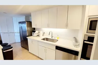 1800 NE 114th St #705, Miami, FL 33181 - Photo 4