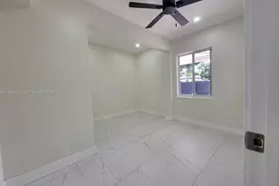 8140 NW 11th Ct, Pembroke Pines, FL 33024 - Photo 16