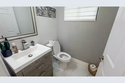 3318 W 106th Ter, Hialeah, FL 33018 - Photo 24