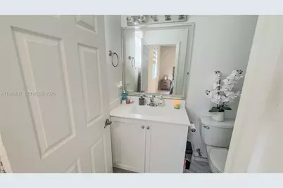 3318 W 106th Ter, Hialeah, FL 33018 - Photo 6