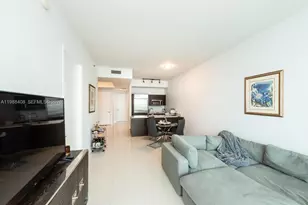 55 SE 6th St, Miami, FL 33131 - Photo 6