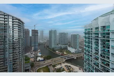 55 SE 6th St #4200, Miami, FL 33131 - Photo 2