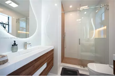 15785 NW 91st Ct, Miami Lakes, FL 33018 - Photo 16