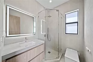 280 NW 47th St, Miami, FL 33127 - Photo 44