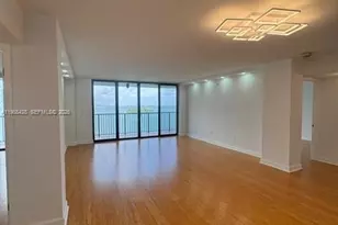 801 N Venetian Dr, Miami, FL 33139 - Photo 14