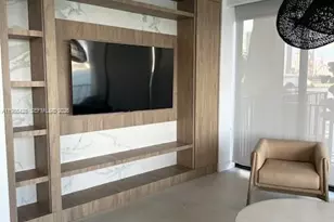 801 N Venetian Dr, Miami, FL 33139 - Photo 32