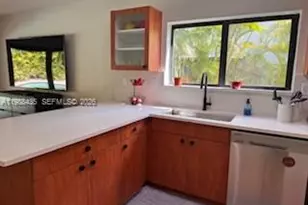 18163 SW 149th Pl, Miami, FL 33187 - Photo 16
